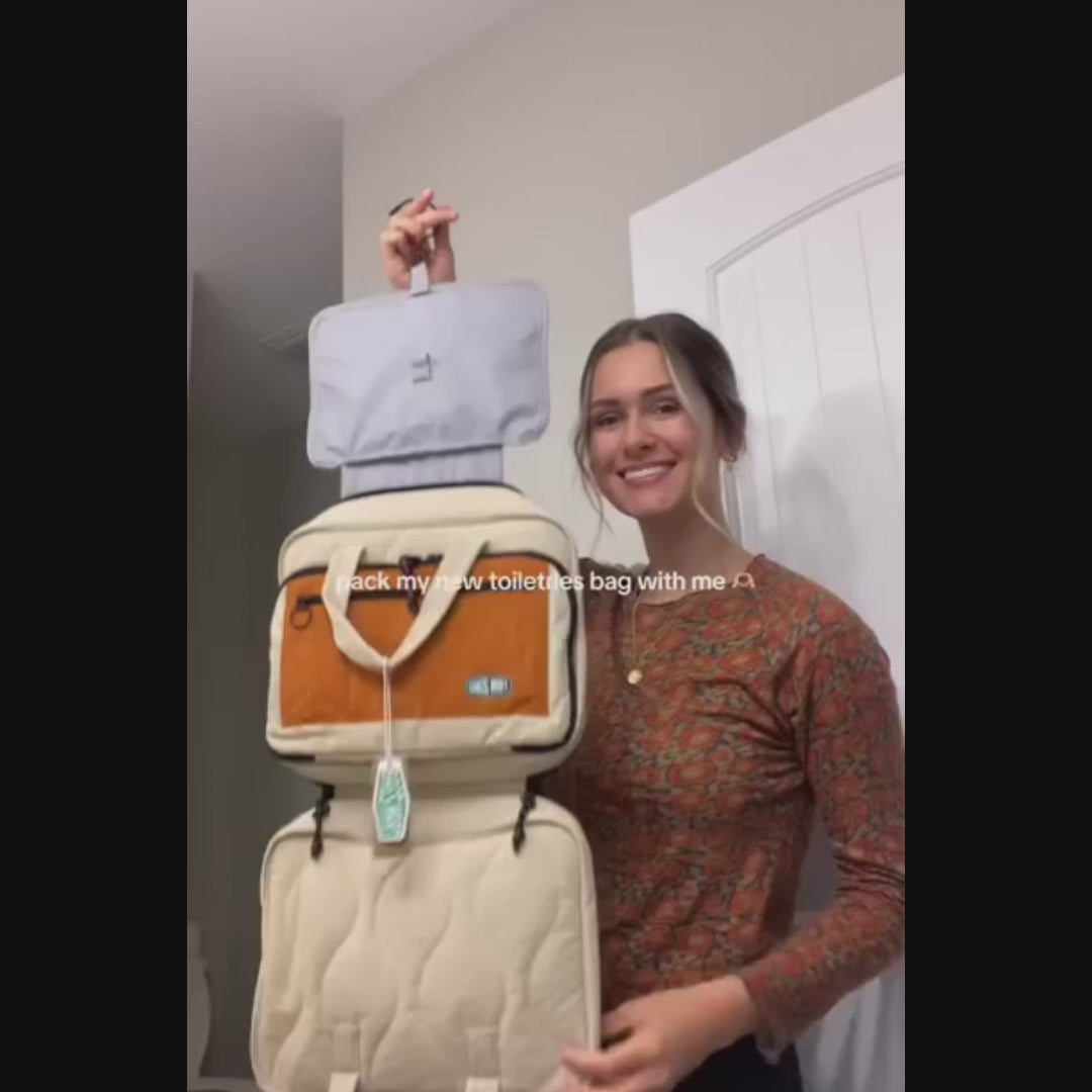 Paz Hanging Toiletry Bag
